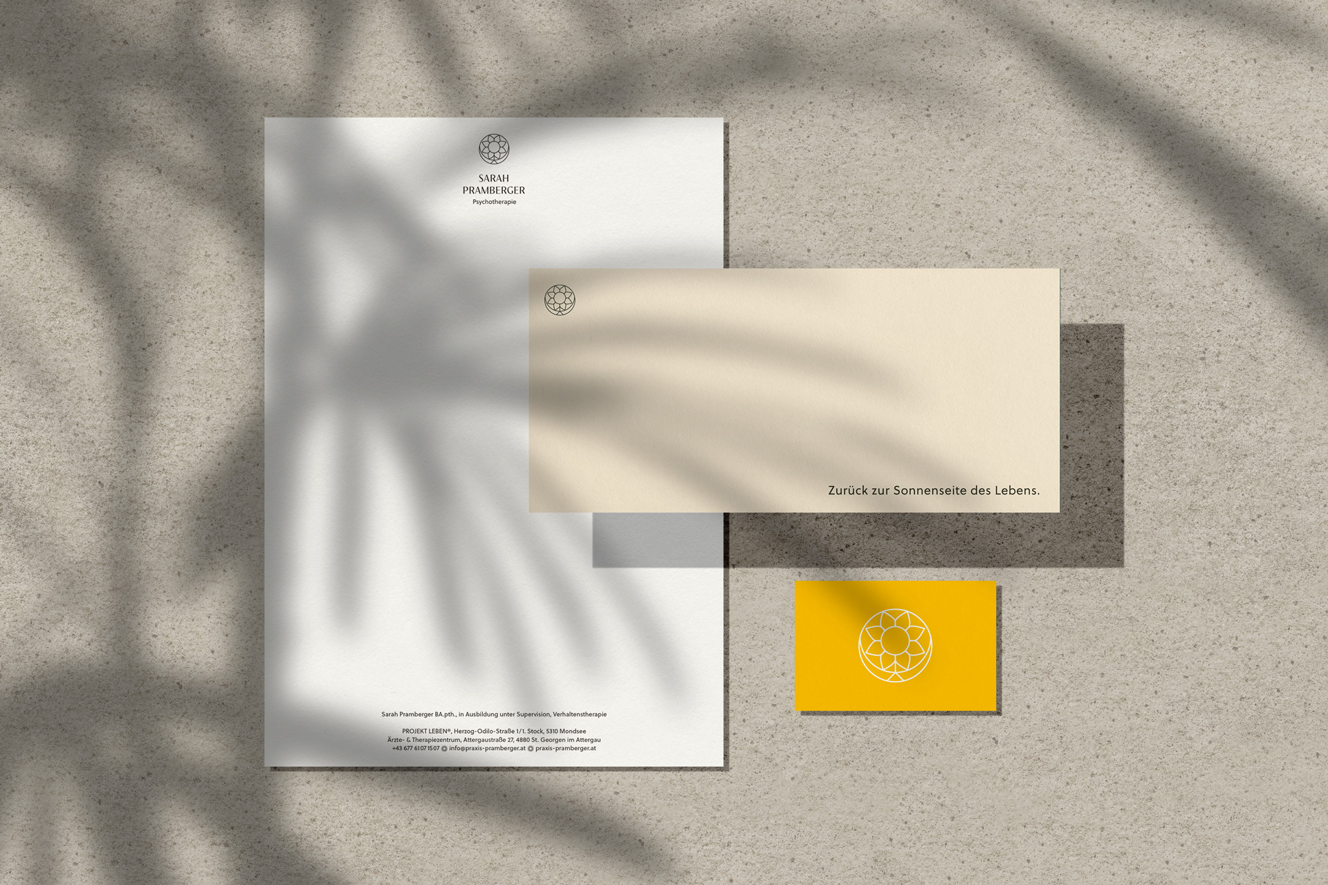 A4-envelope-and-business-card-mokup